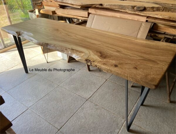 table ou bureau bois massif en frêne centenaire sur pieds métal