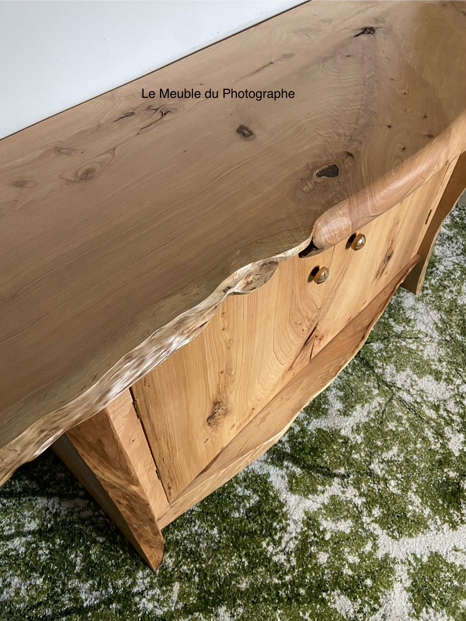 Meuble vasque bois massif forme arbre avec des portes