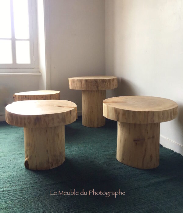 Des tables rondins de forme ronde ou organique en 60cm. Rondins de bois de peuplier français.